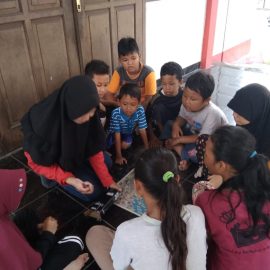 RR Semarang : Pengajaran Rutin bersama Komunitas Satoe Atap RR Semarang : Pengajaran Rutin bersama Komunitas Satoe Atap