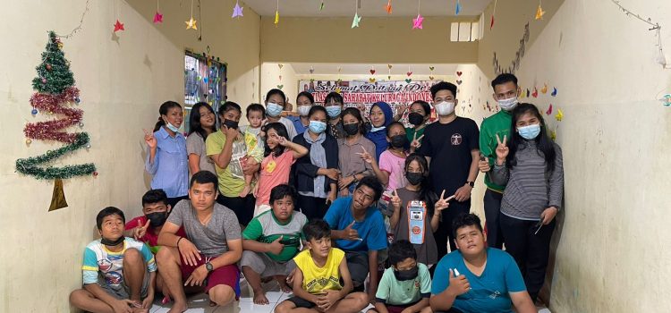 RR Medan: Decorating Room and Making Origami in Sahabat Keluarga Indonesia Orphanage